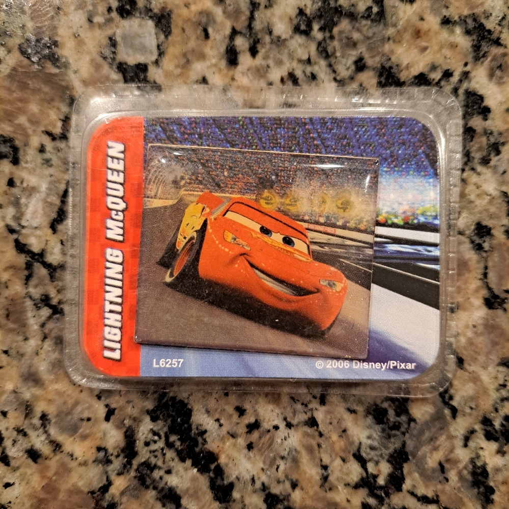 Disney Pixar CARS Lightning McQueen LED Light Up Blinking Pin 2006 Promo